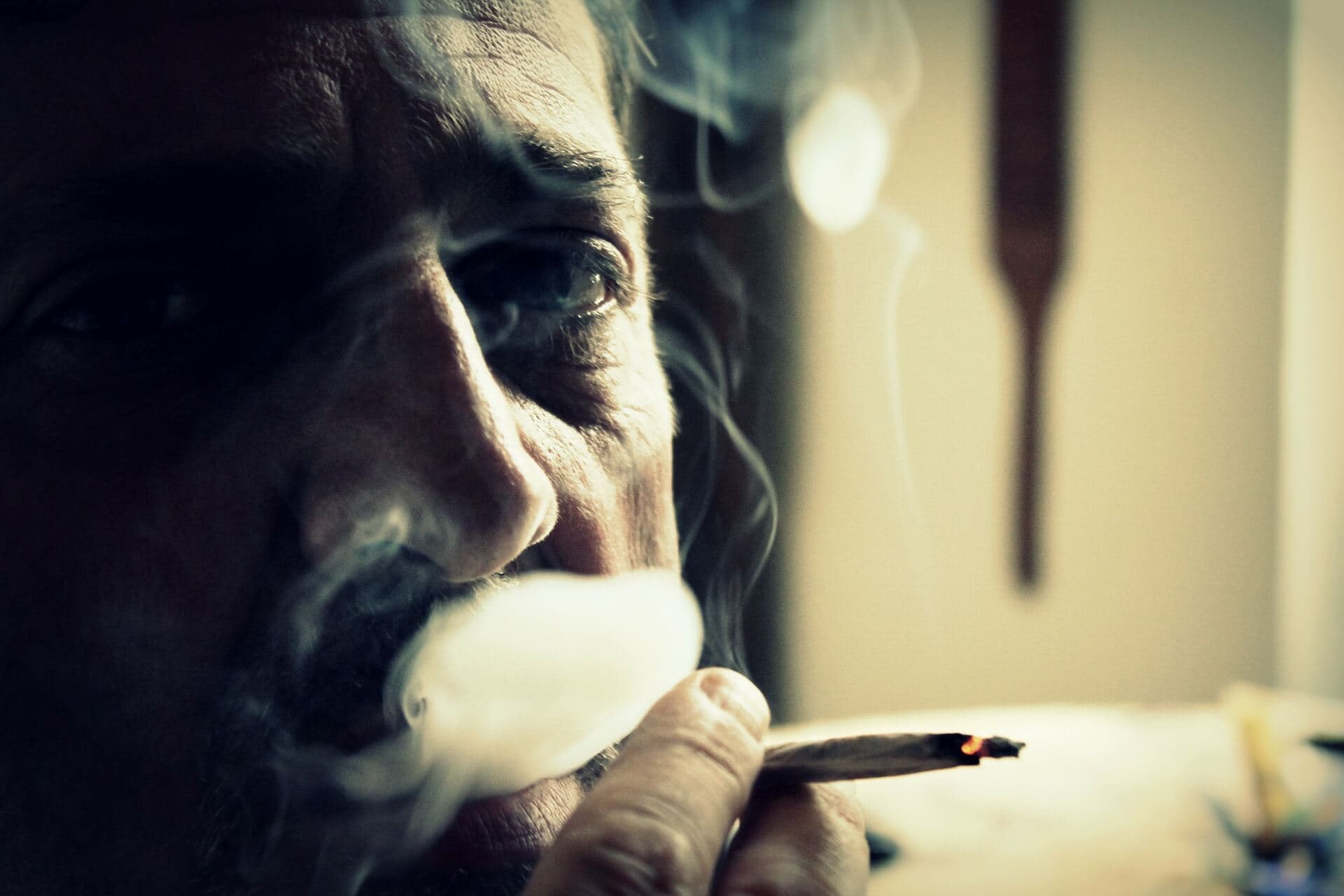 Le Manitoba rend la vie dure aux fumeurs