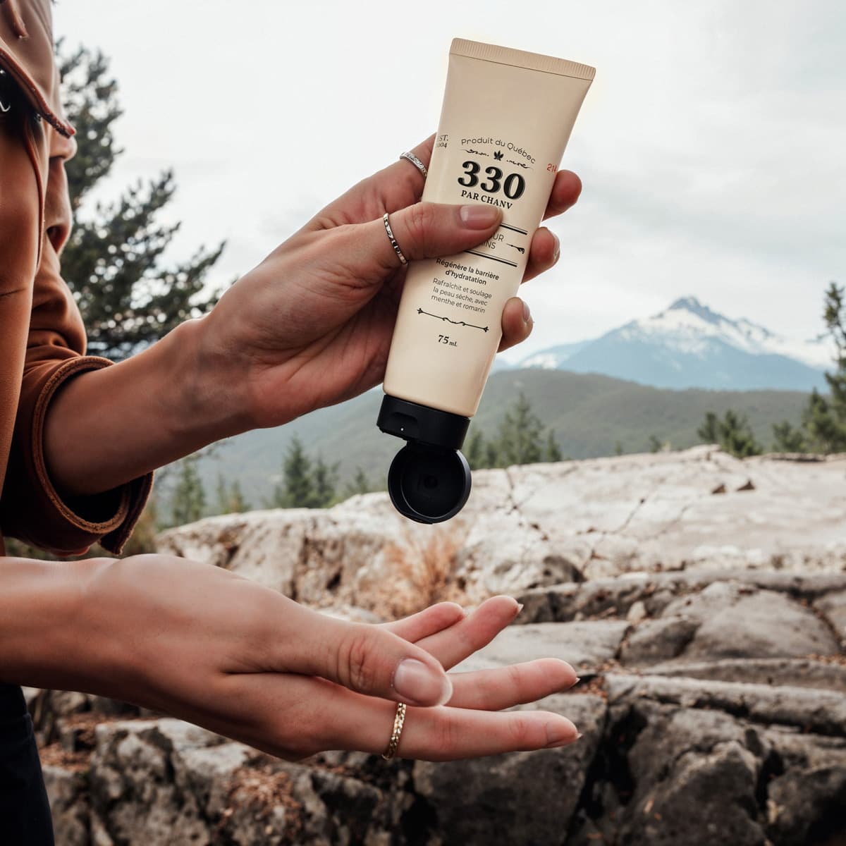 Une crème à mains au chanvre pour une hydratation optimale